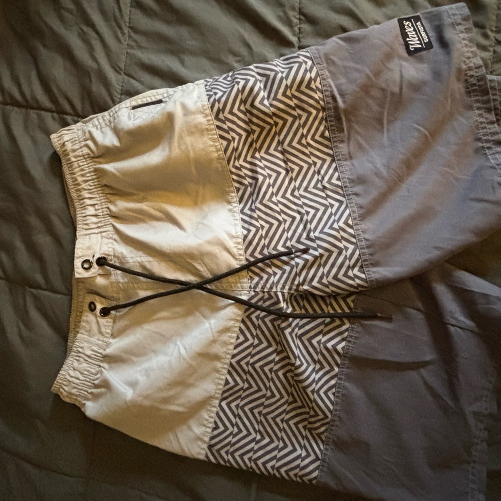 Villain Zigzag Patterned Shorts